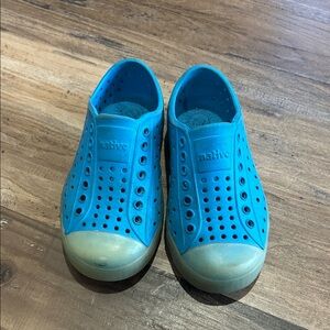 Native Kids Water Shoes in Blue size 9